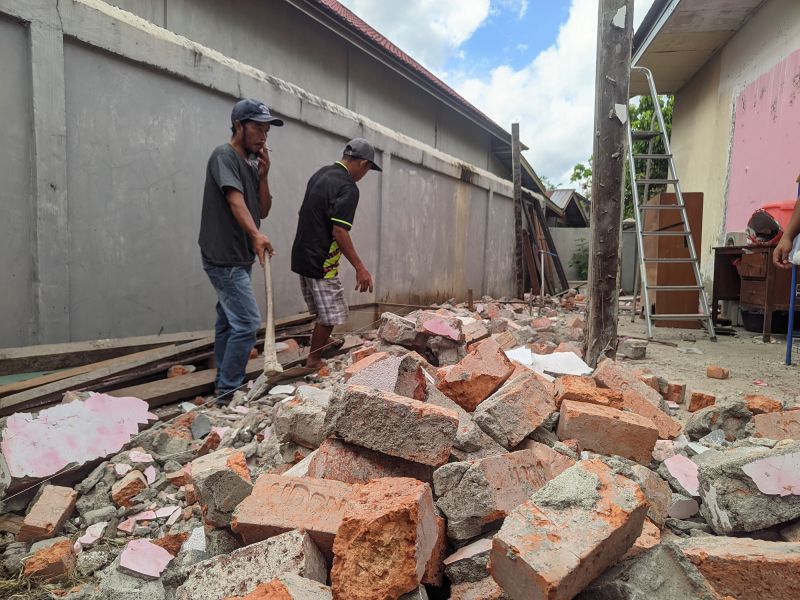Retaining Wall Demolition in Sacramento, CA